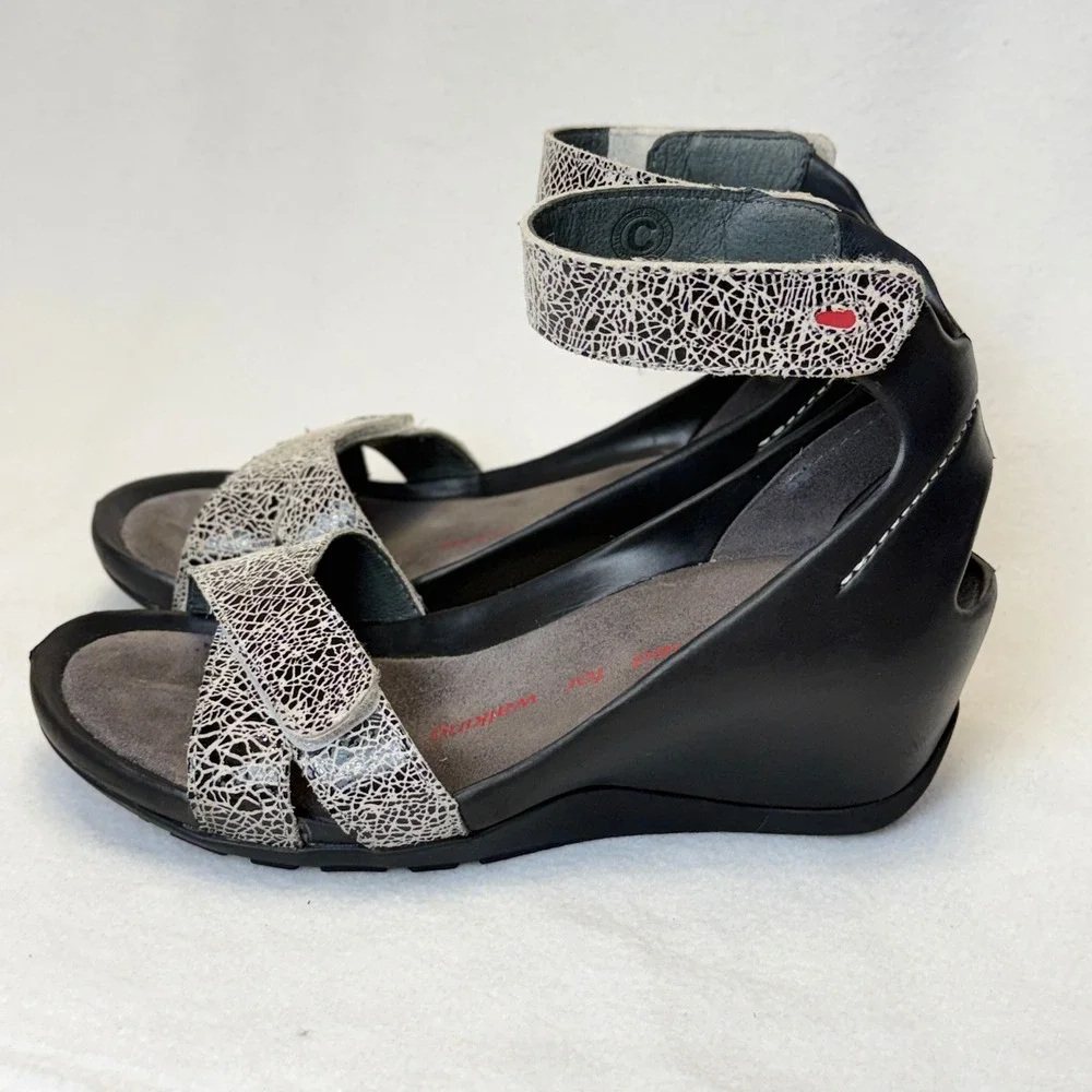 Wolky Do Black Wedge Sandals Ankle Strap Geometric Print Womens 37 6.5-7